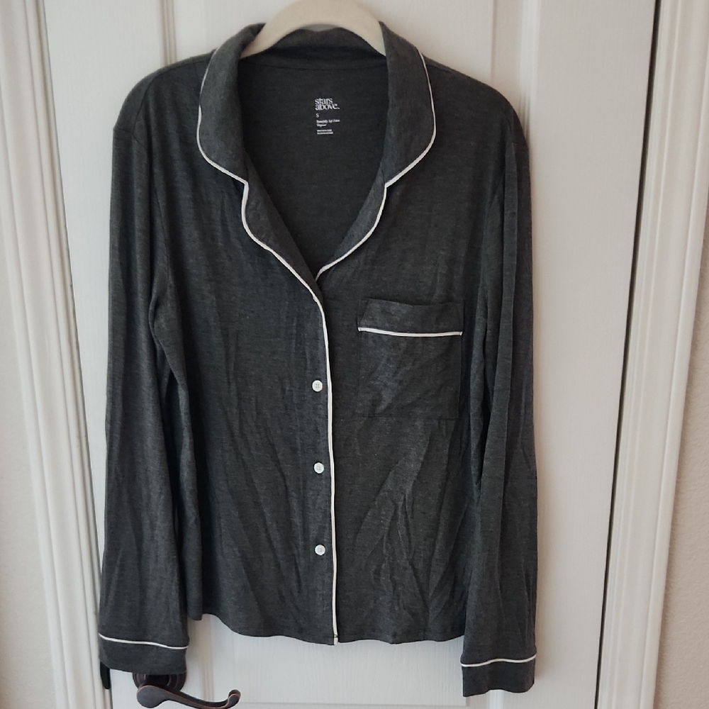 Stars Above Dark Gray Pajama Top, Size Small